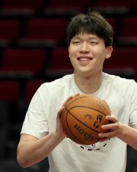 乐鱼体育官方网站-在NBA摸爬滚打，在发展联盟游刃有余