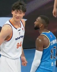 乐鱼体育官方网站-CBA最新排名：上海锁定常规赛冠军 广东攻克广厦魔鬼主场反超北京