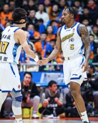 乐鱼体育登录入口-CBA第一阶段排名！上海广厦争第一，山东杀进前4，辽篮下滑太严重