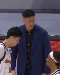 乐鱼体育官方入口-未来至少5年无冠！广东队狂用杜润旺，杜锋为张皓嘉弃用内线双塔